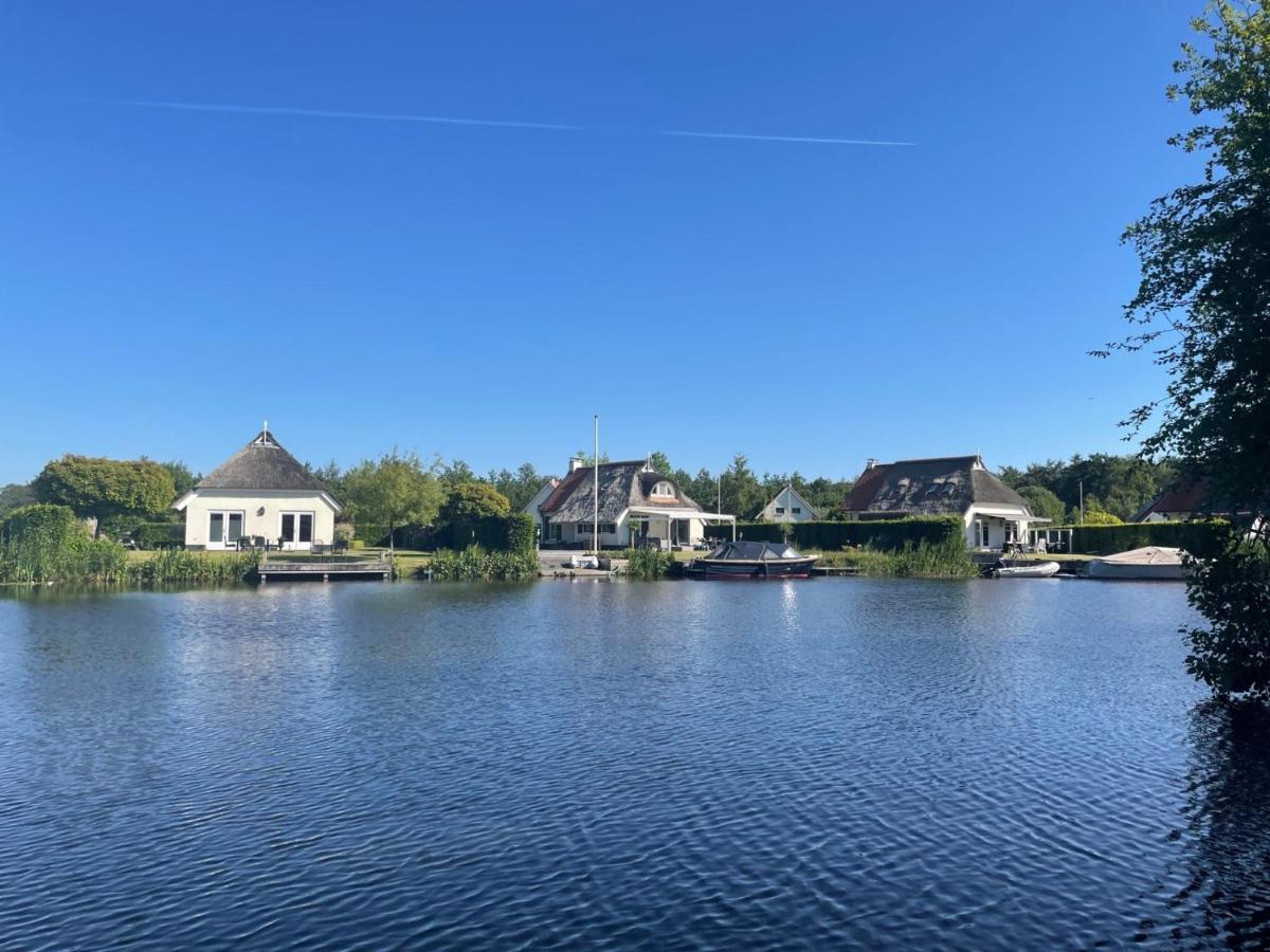 Vakantiehuis Aan Het Water In Friesland Sint Nicolaasga Eksteriør bilde